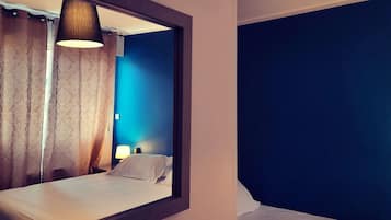 Chambre Triple | Bureau, fer et planche à repasser, Wi-Fi gratuit