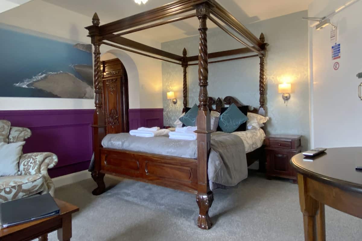 Superior suite, en-suite badkamer, uitzicht op zee (Junior double and bunks /)