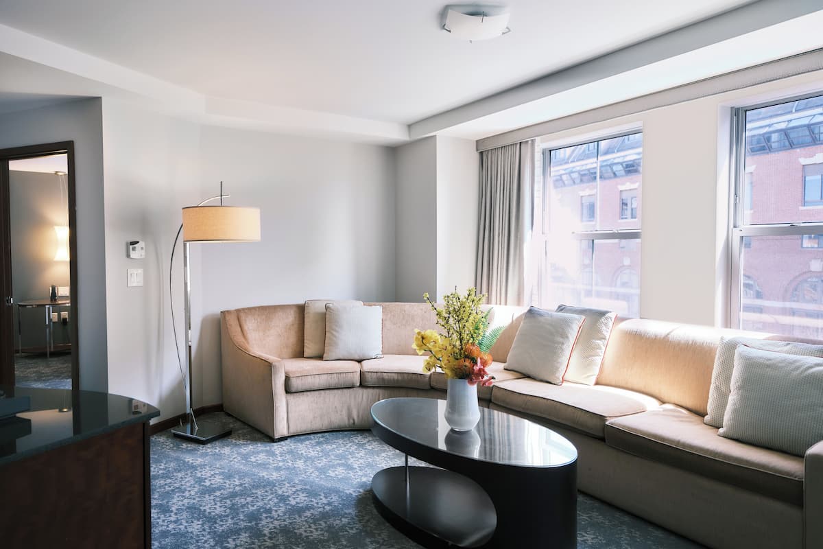 1 bedroom, Frette Italian sheets, premium bedding, down duvets