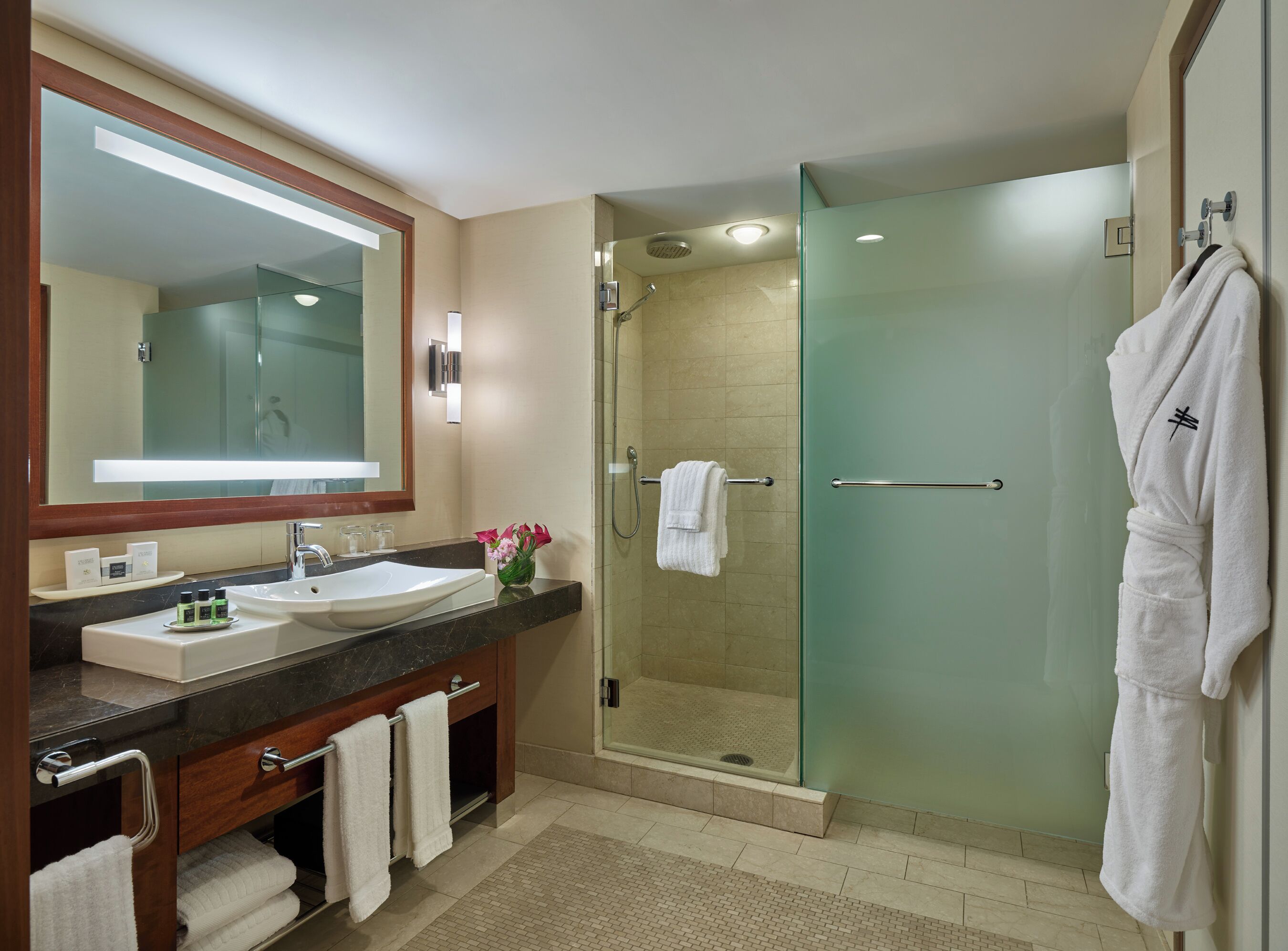 1 bedroom, frette italian sheets, premium bedding, down duvets