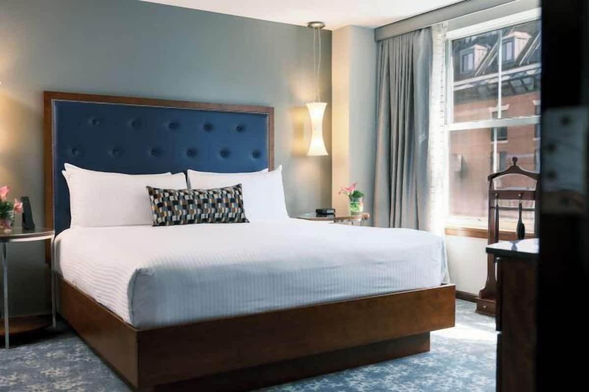 1 bedroom, Frette Italian sheets, premium bedding, down comforters
