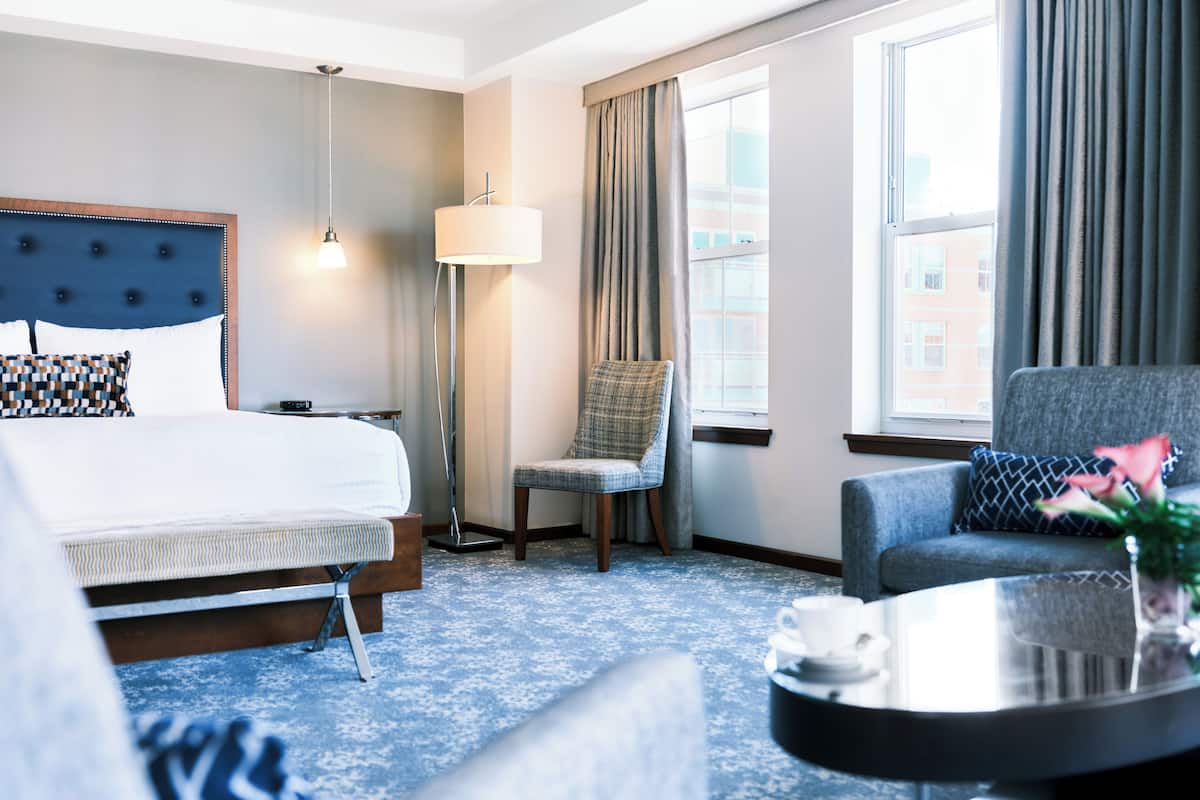 1 bedroom, frette italian sheets, premium bedding, down duvets