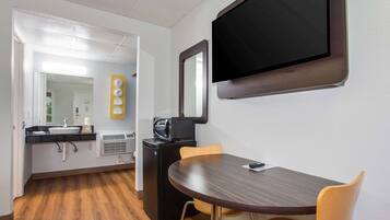 Free WiFi, bed sheets