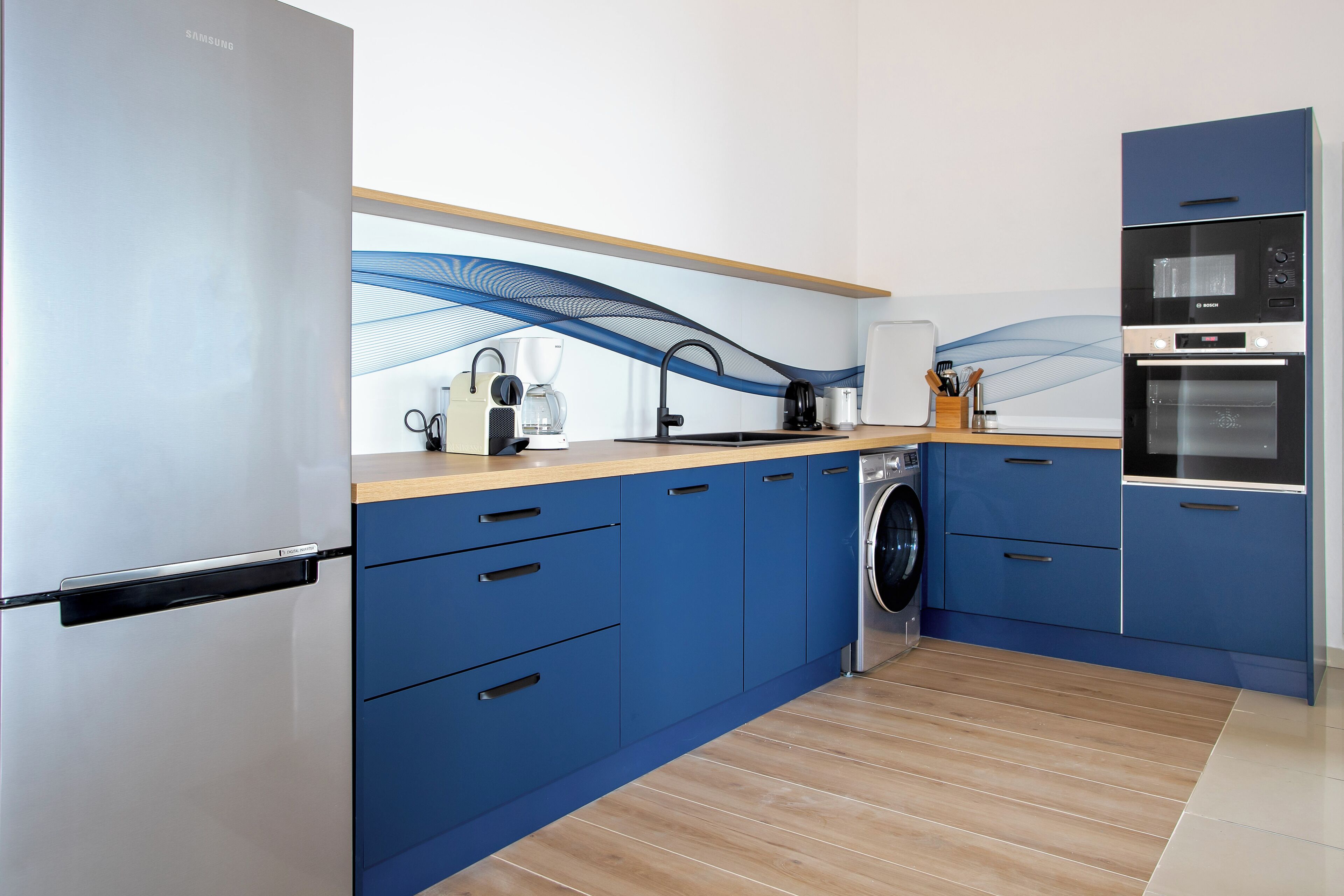 apartment, 2 bedrooms | private kitchen | full-sized fridge, microwave, oven, stovetop