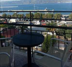 Balcony - Korinthos Hotel (Corinth)