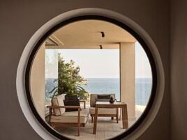 1 habitación, caja de seguridad en la habitación y escritorio 