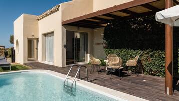 Summer Suite Private Pool | 1 bedroom, in-room safe, desk, blackout curtains