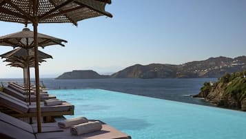 Casa Swim Up Side Sea View | 1 bedroom, in-room safe, desk, blackout curtains