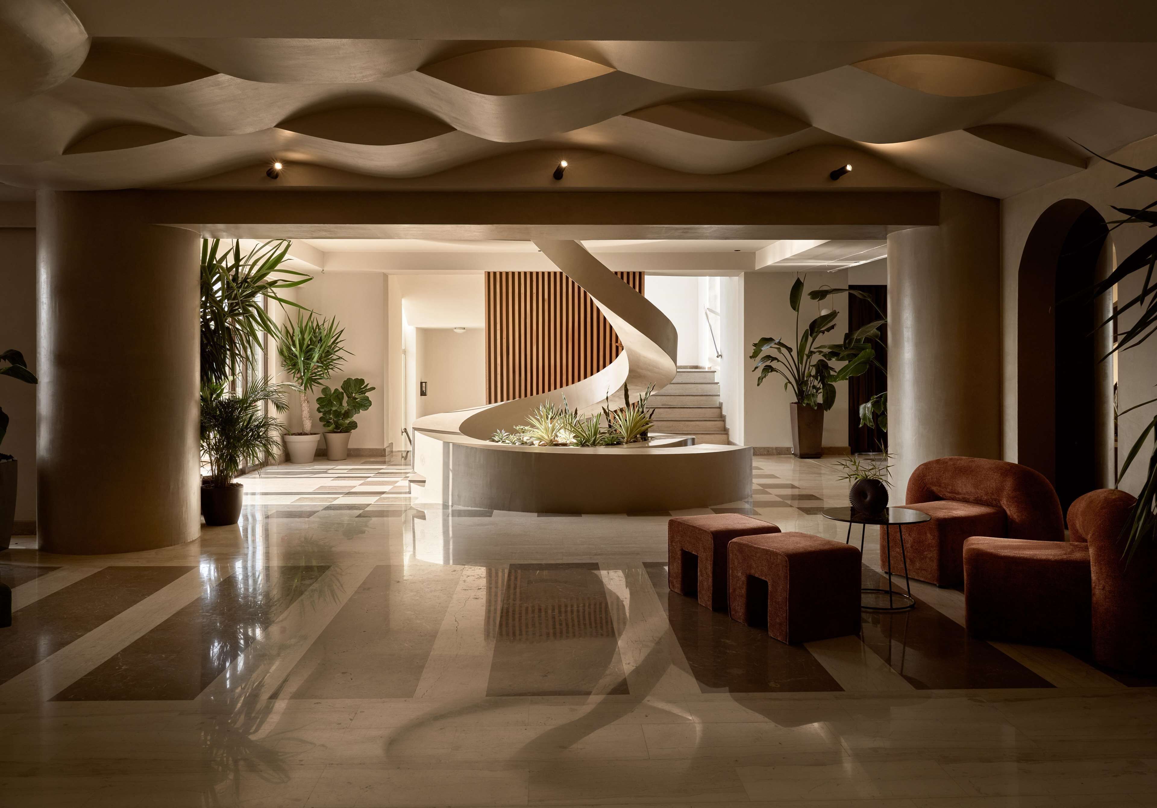 2 bars/lounges, 2 poolside bars