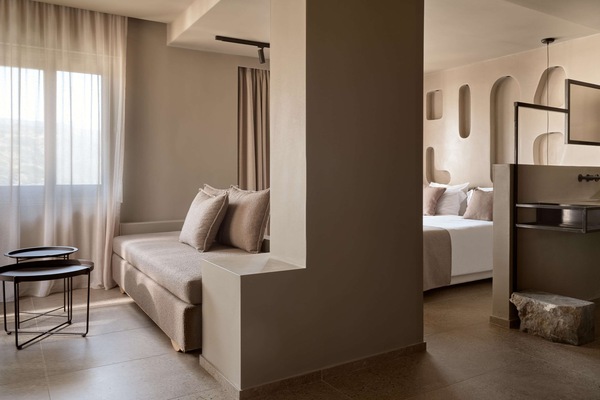 1 bedroom, in-room safe, desk, blackout curtains