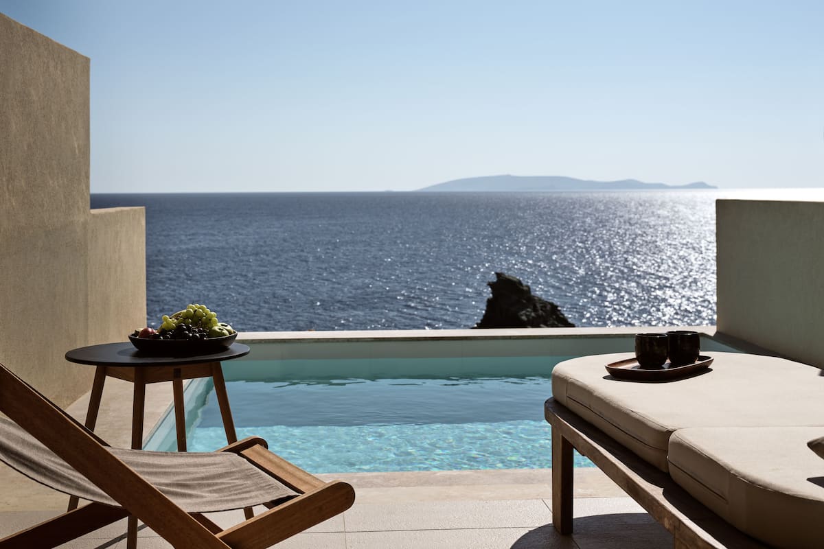 Suites on the Rocks Private Infinity Pool | 1 bedroom, in-room safe, desk, blackout curtains
