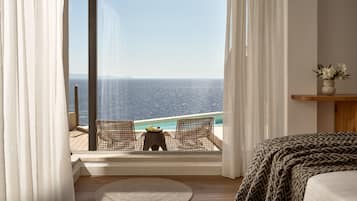 Summer Suite Private Pool | 1 bedroom, in-room safe, desk, blackout drapes