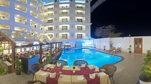 Outdoor pool - Le Royale Residency (Paud)