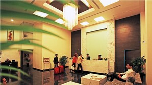 Lobby - Le Royale Residency (Paud)