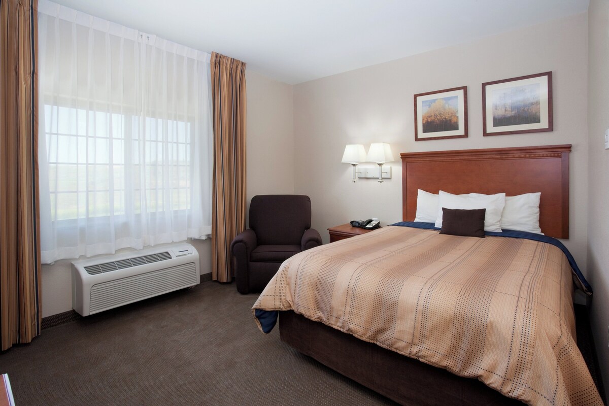 Peralatan tempat tidur premium, tilam berlapik, meja 
