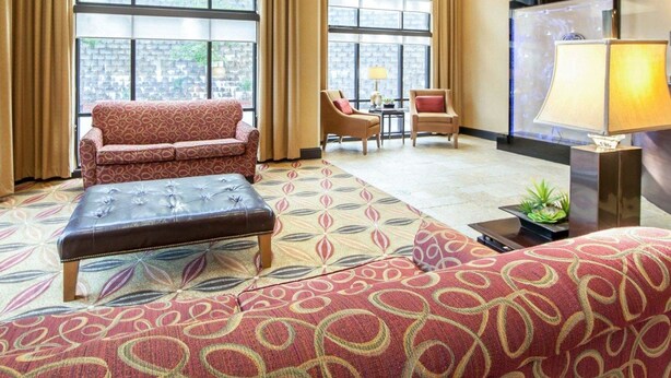 Unclassified image, 1 of 56, button - Comfort Suites (Rome)
