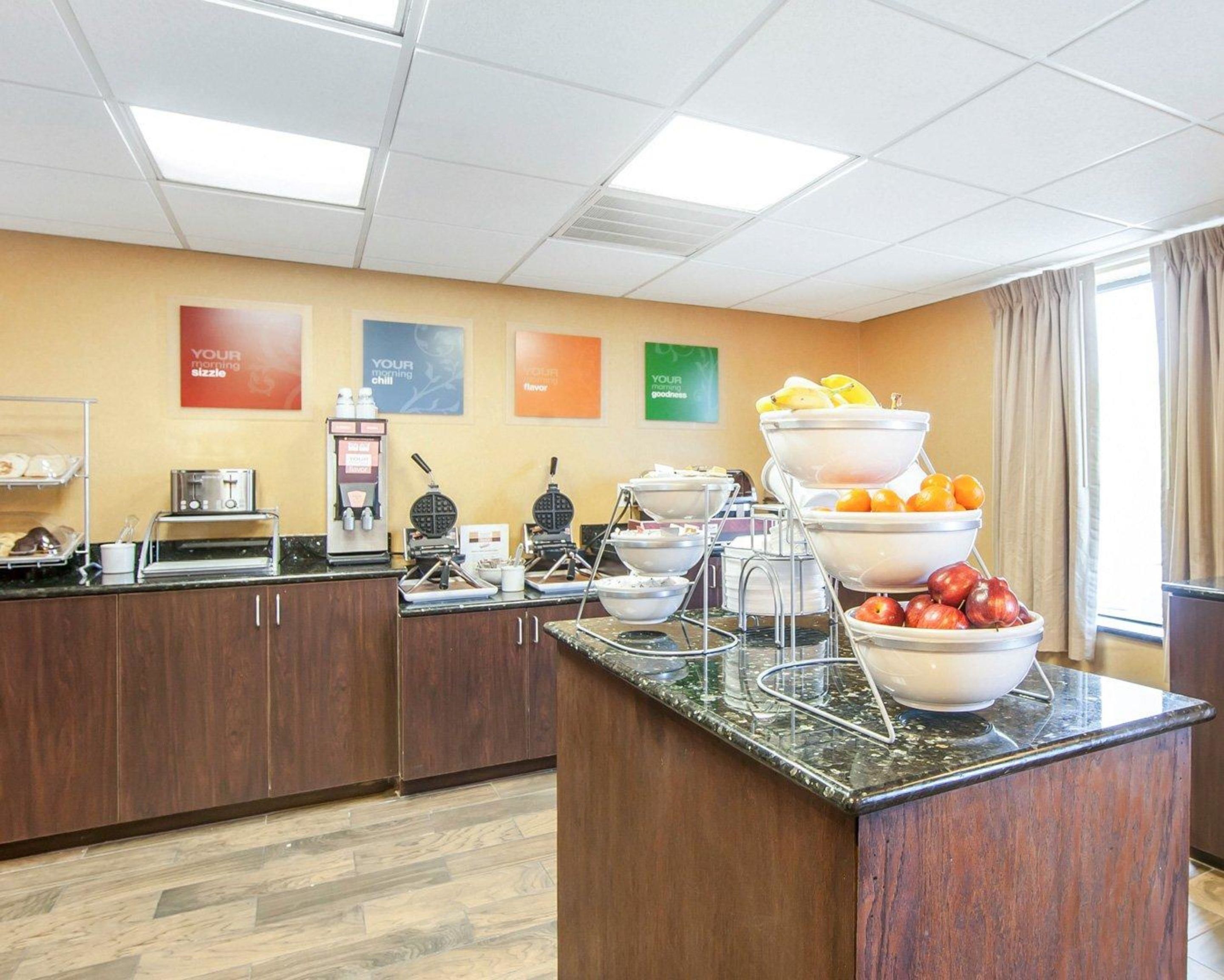 Free buffet breakfast 