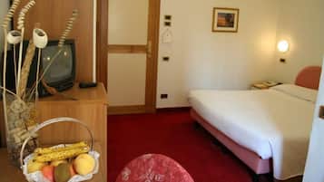 Minibar, caja de seguridad en la habitación, escritorio y cunas