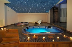 Indoor spa tub