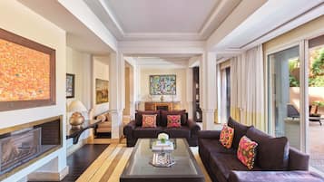 Televisión LCD, reproductor de DVD, películas con cargo