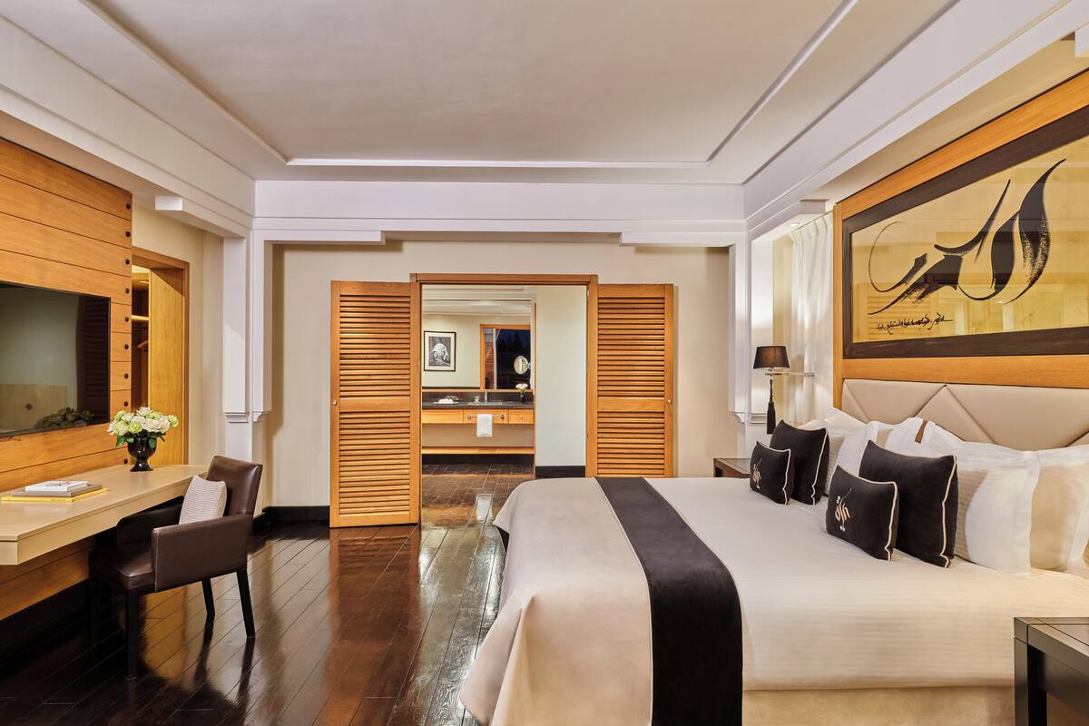 premium bedding, pillow-top beds, minibar, in-room safe