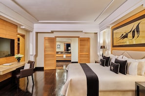 Premium bedding, pillow-top beds, minibar, in-room safe