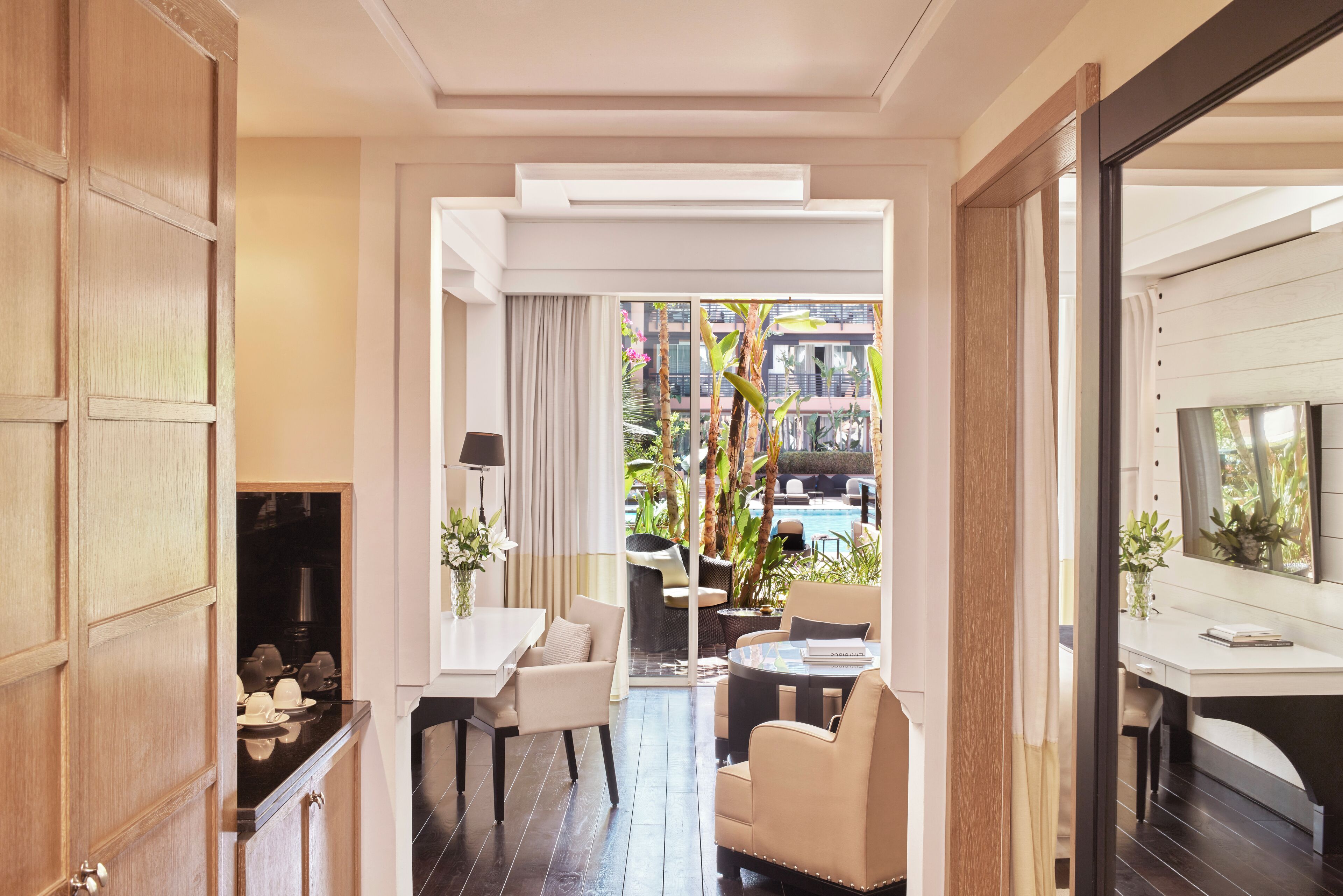 Ropa de cama de alta calidad, colchones con pillow-top y minibar 