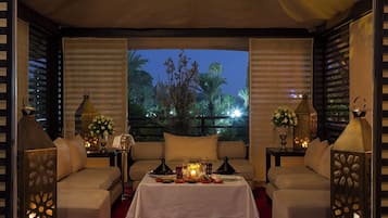 Suite | In-room dining