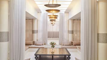 Couples treatment rooms, hot tub, Turkish bath, body treatments