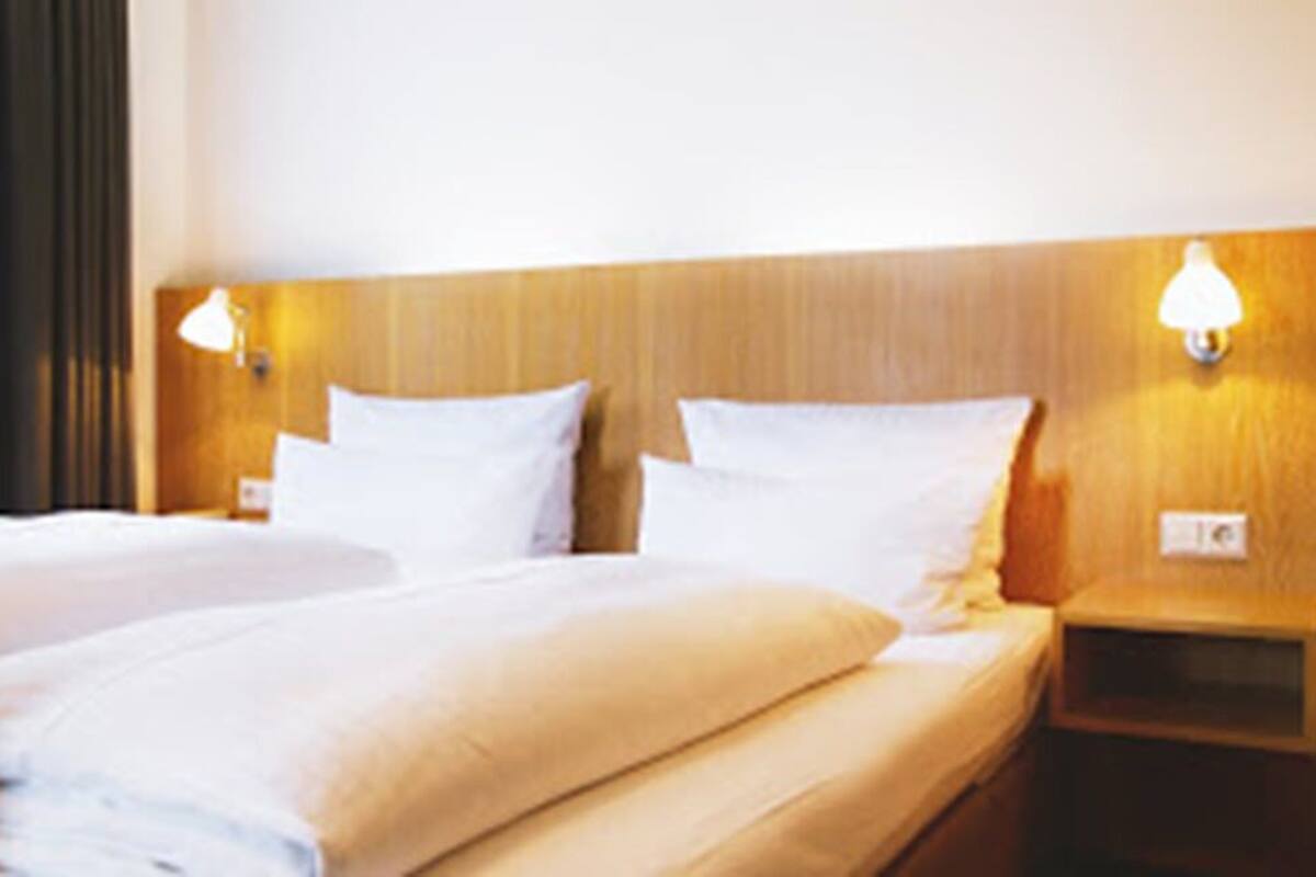 basic double room | soundproofing, free wifi, bed sheets