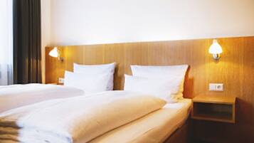 Dobbeltrom – basic | Lydisolert, wi-fi (inkludert) og sengetøy