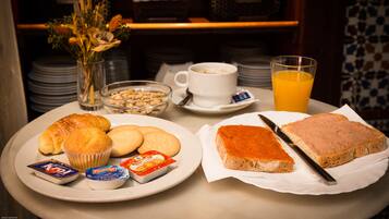 Se ofrece un desayuno continental (7.50 EUR por persona)
