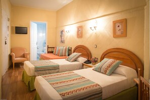Family Room (For 3 People) - Bed & Breakfast Naranjo (Seville)