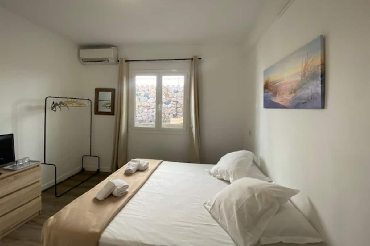 Economy Double Room, Courtyard View | Premium bedding, free WiFi, bed sheets