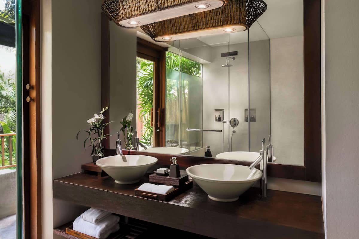 pool suite | 1 bedroom, premium bedding, minibar, in-room safe