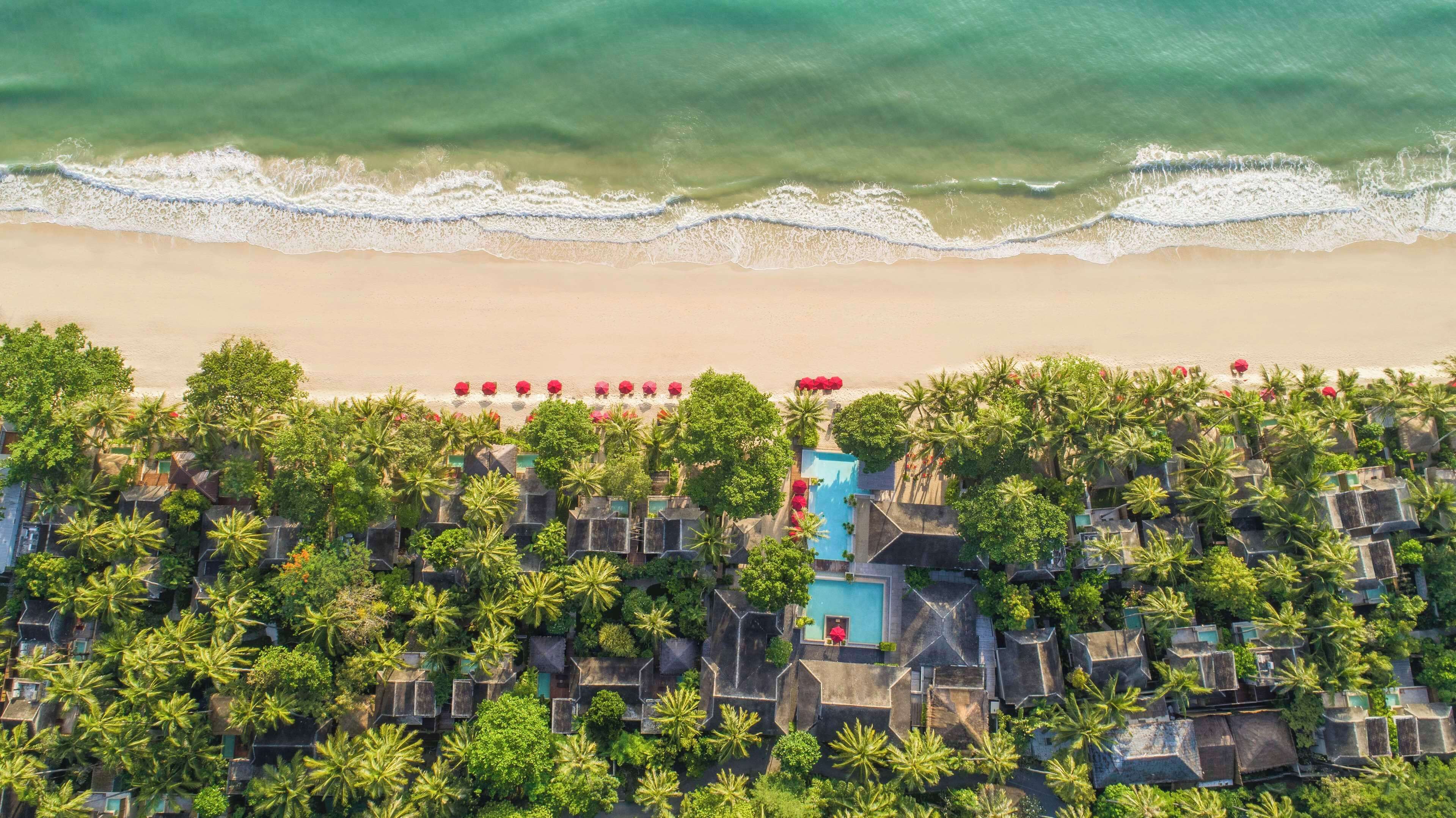 บนชายหาด, ผ้าเช็ดตัวชายหาด, วินด์เซิร์ฟ, บาร์ริมหาด