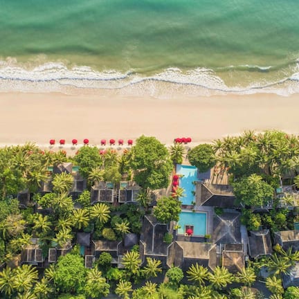 บนชายหาด, ผ้าเช็ดตัวชายหาด, วินด์เซิร์ฟ, บาร์ริมหาด