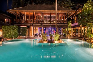 2 restaurants, breakfast, lunch, dinner served; Japanese cuisine