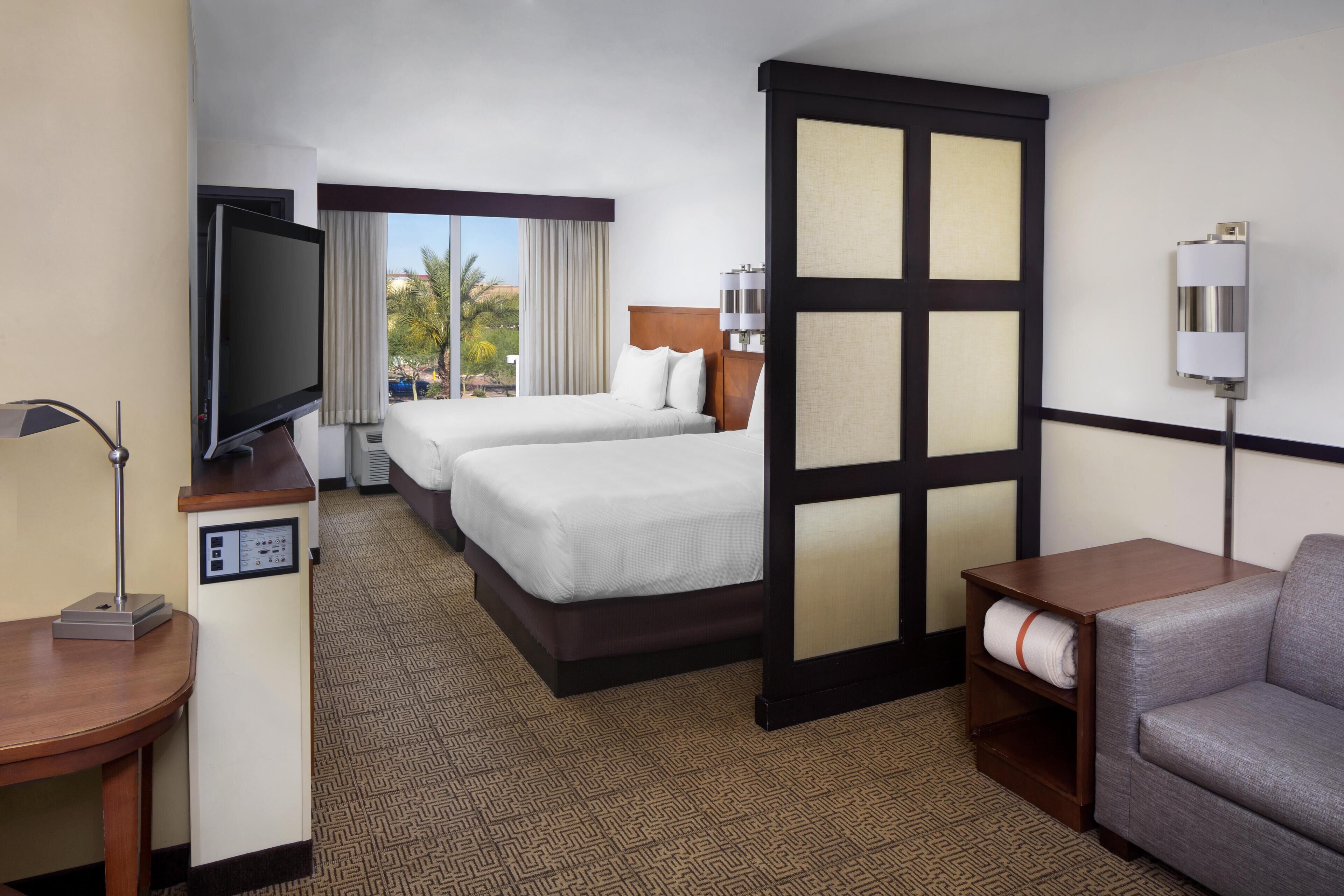 Literie de qualité supérieure, coffres-forts dans les chambres, bureau