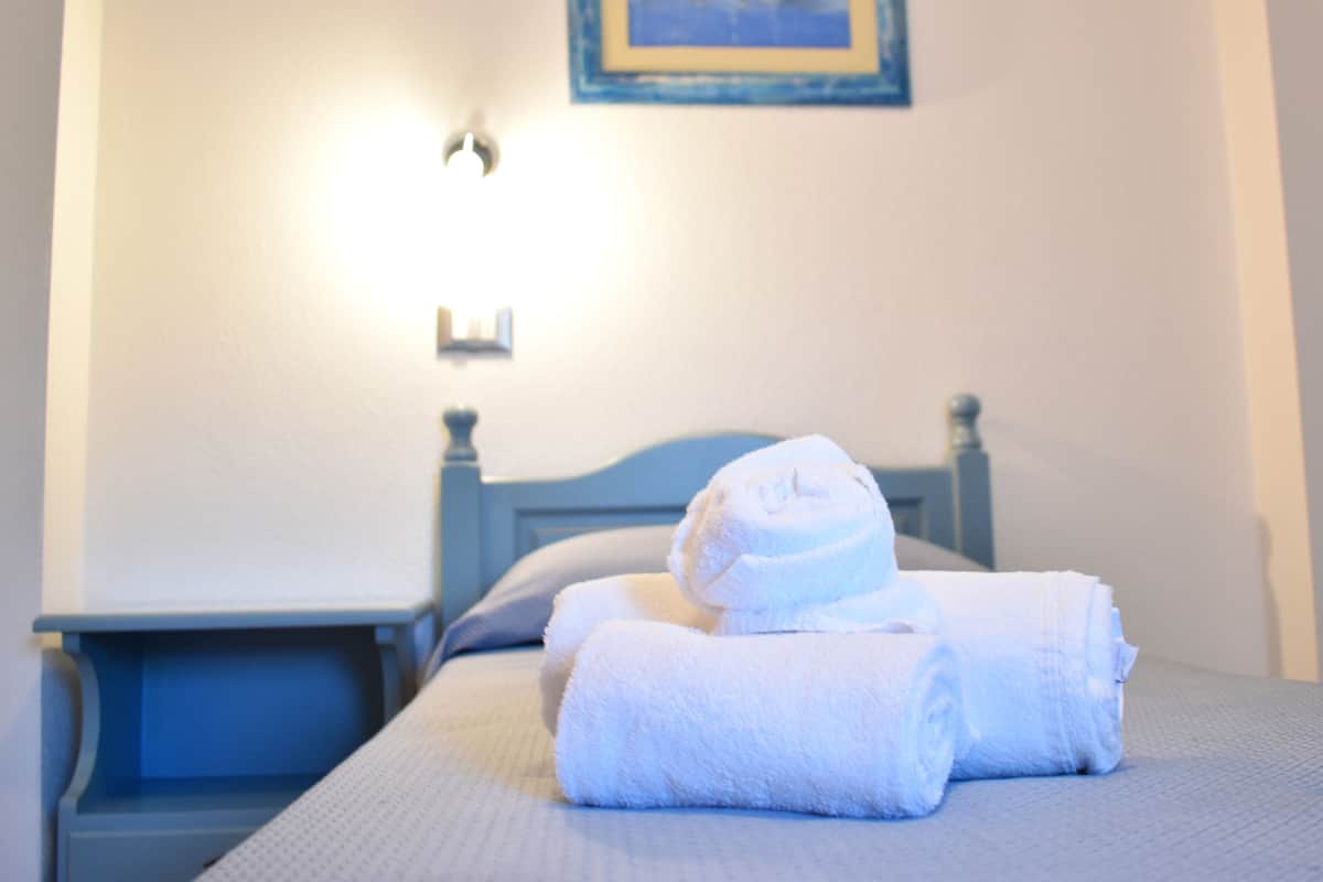 Standard Single Room | Bed sheets