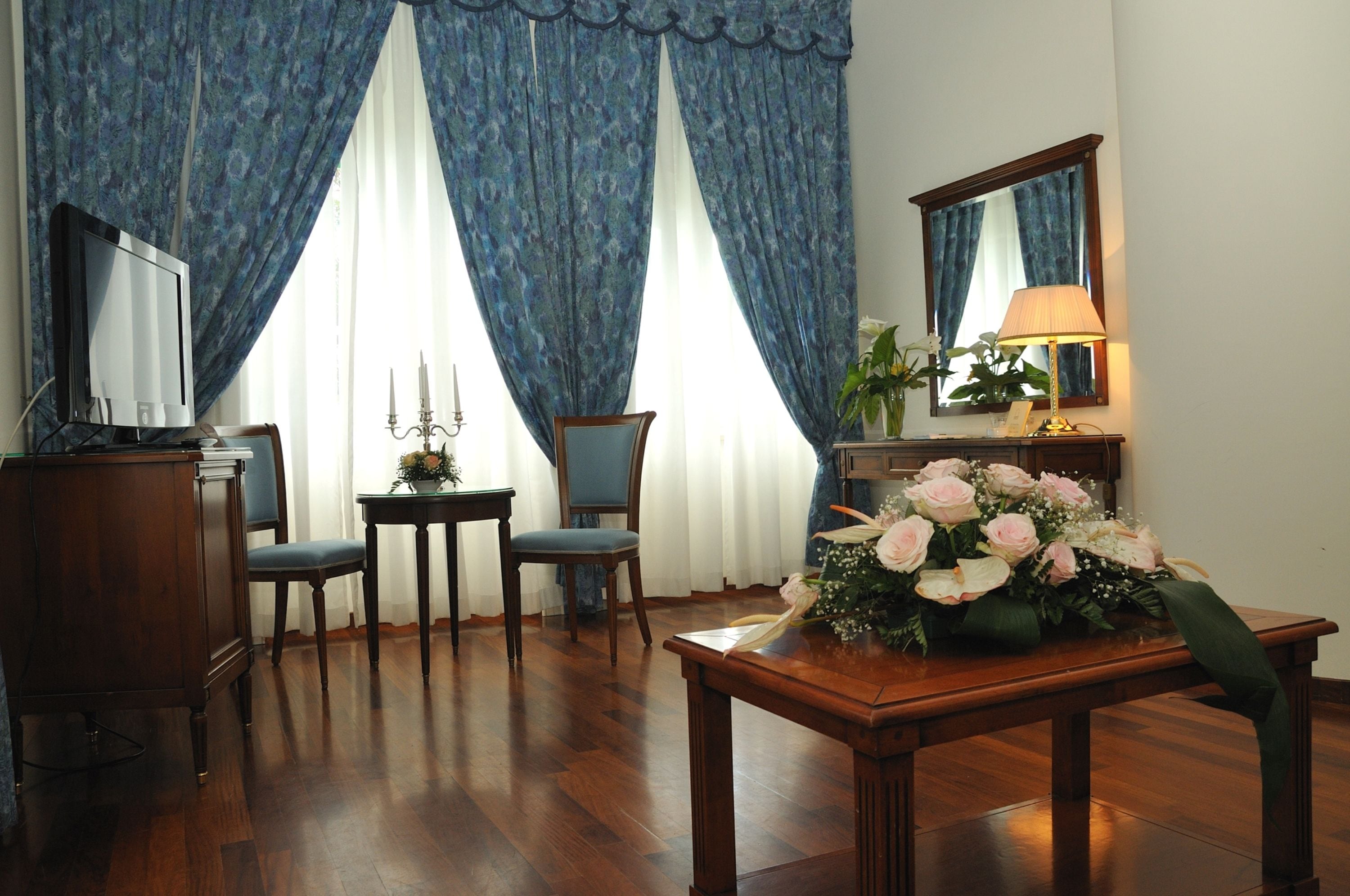 suite | room amenity