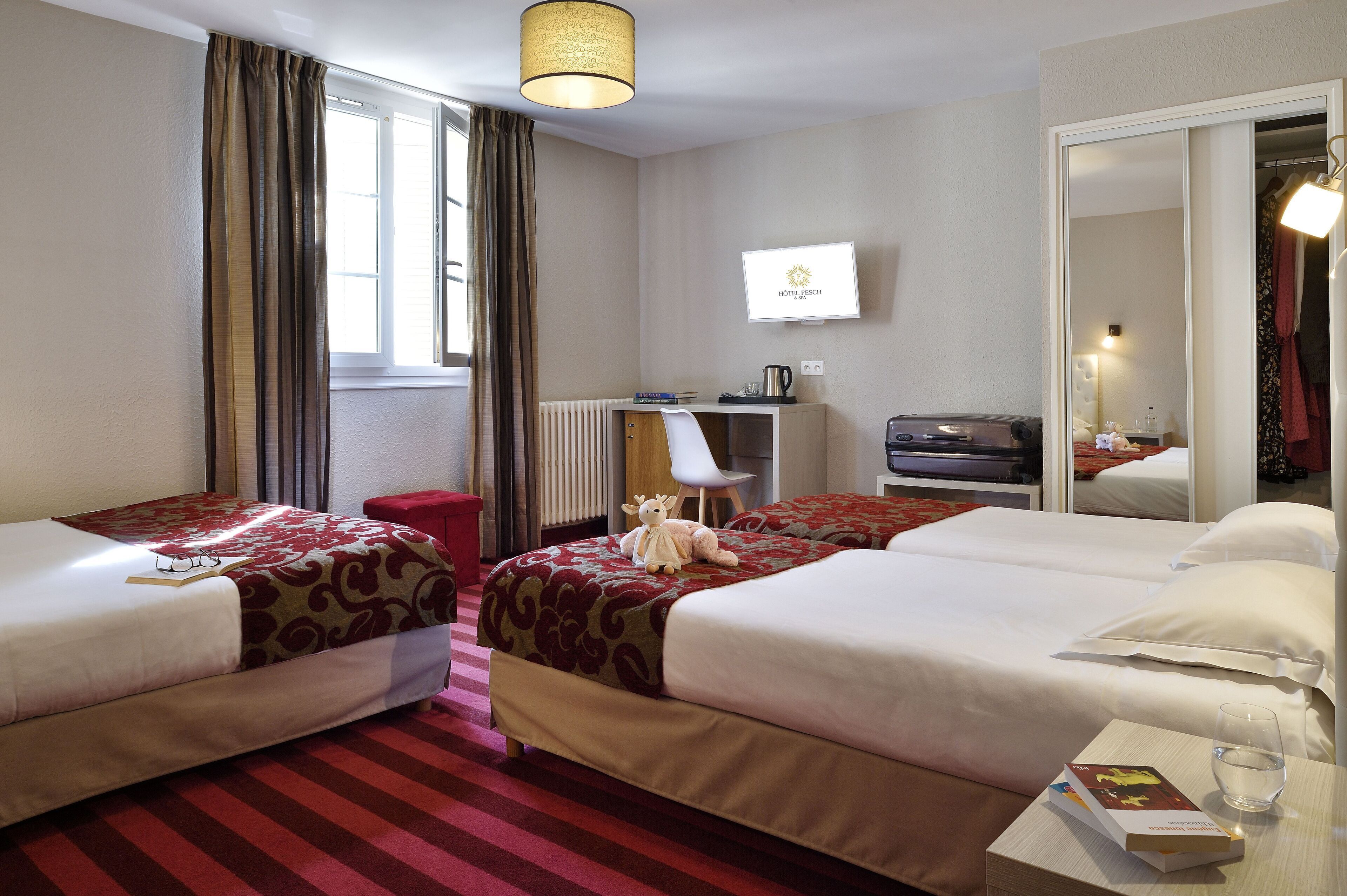 In-room safe, soundproofing, iron/ironing board, free WiFi
