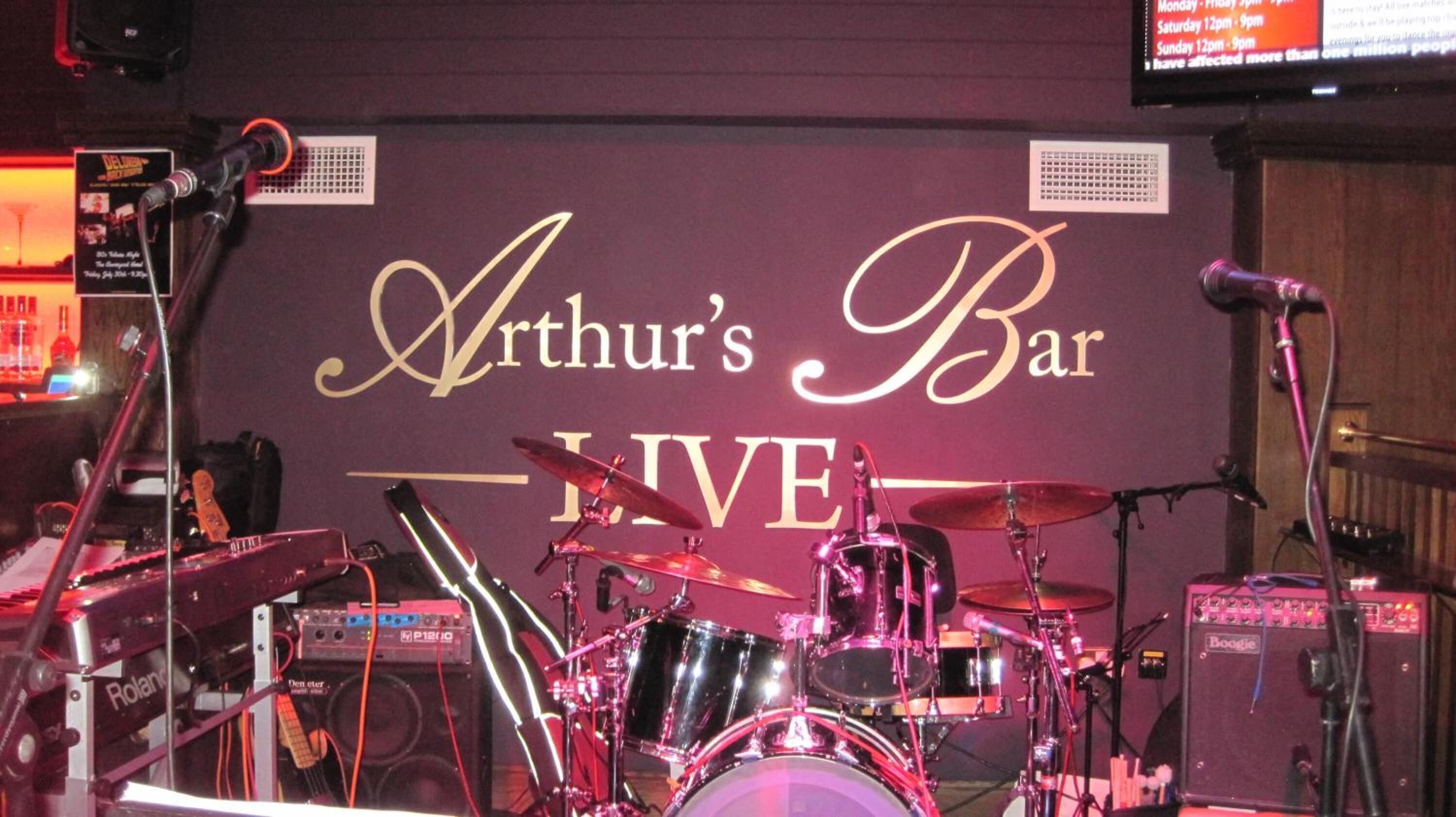 breakfast, lunch and dinner served