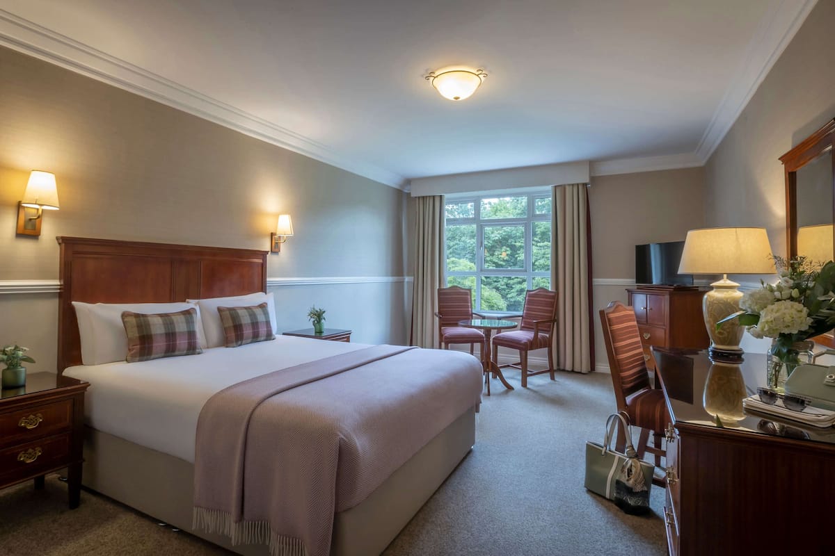 superior double room | premium bedding, in-room safe, desk, laptop workspace