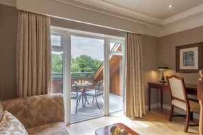Premium bedding, in-room safe, desk, laptop workspace - The Court Yard Hotel (Leixlip)