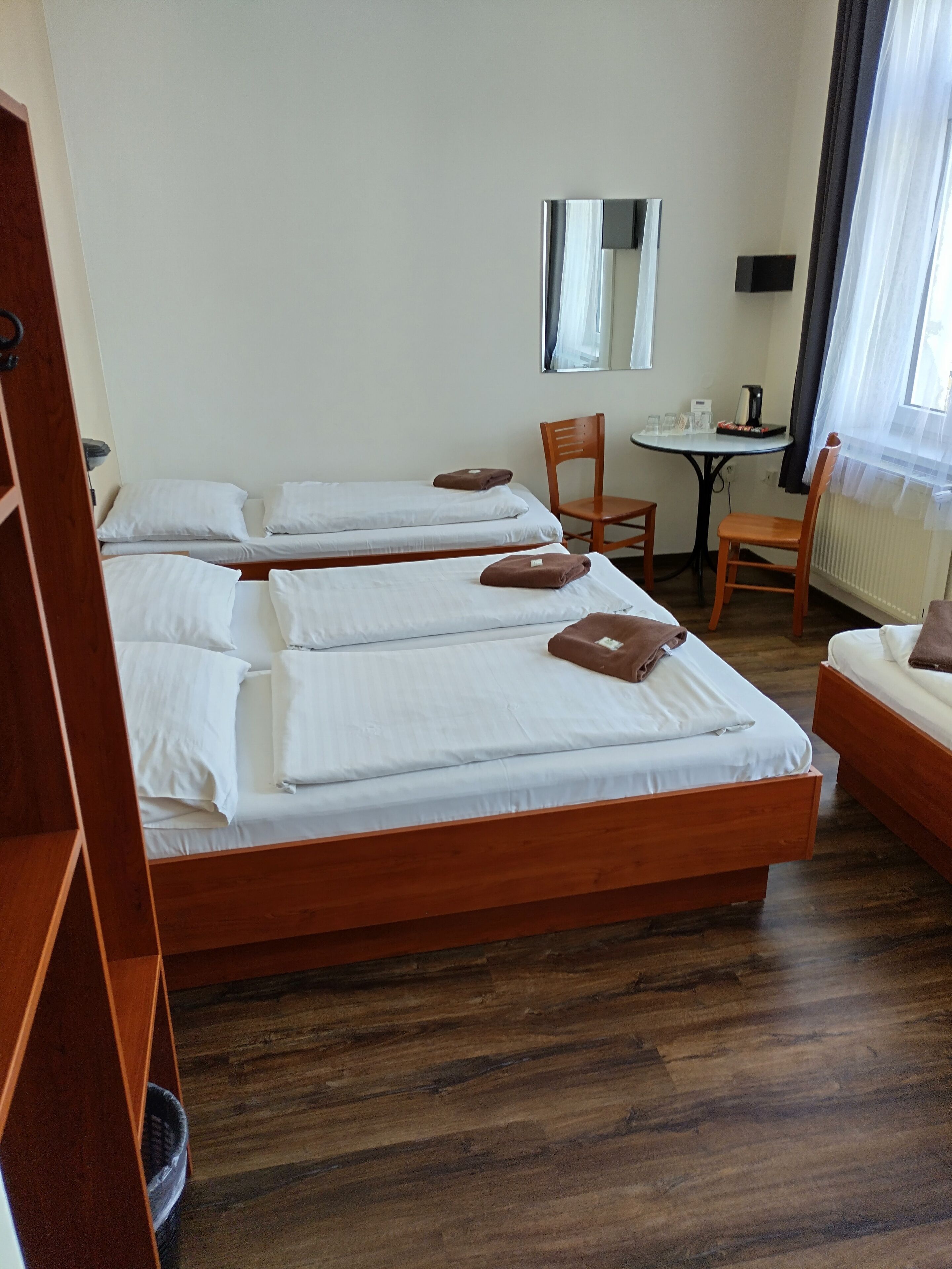 四人房, 私人浴室 | 書桌、遮光布/窗簾、免費無線上網、床單