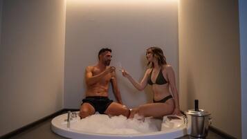 Bañera de hidromasaje privada