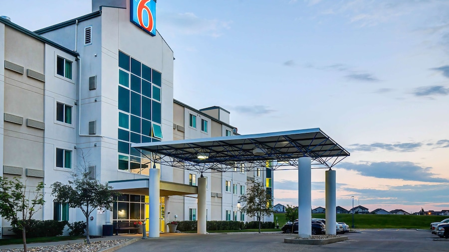 Motel 6 Grande Prairie, AB