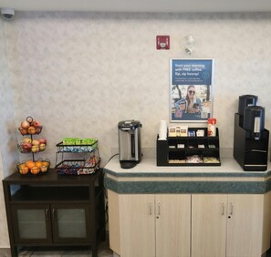 Lobby - Motel 6 Grande Prairie, AB (Clairmont)
