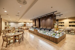 Daily buffet breakfast for a fee